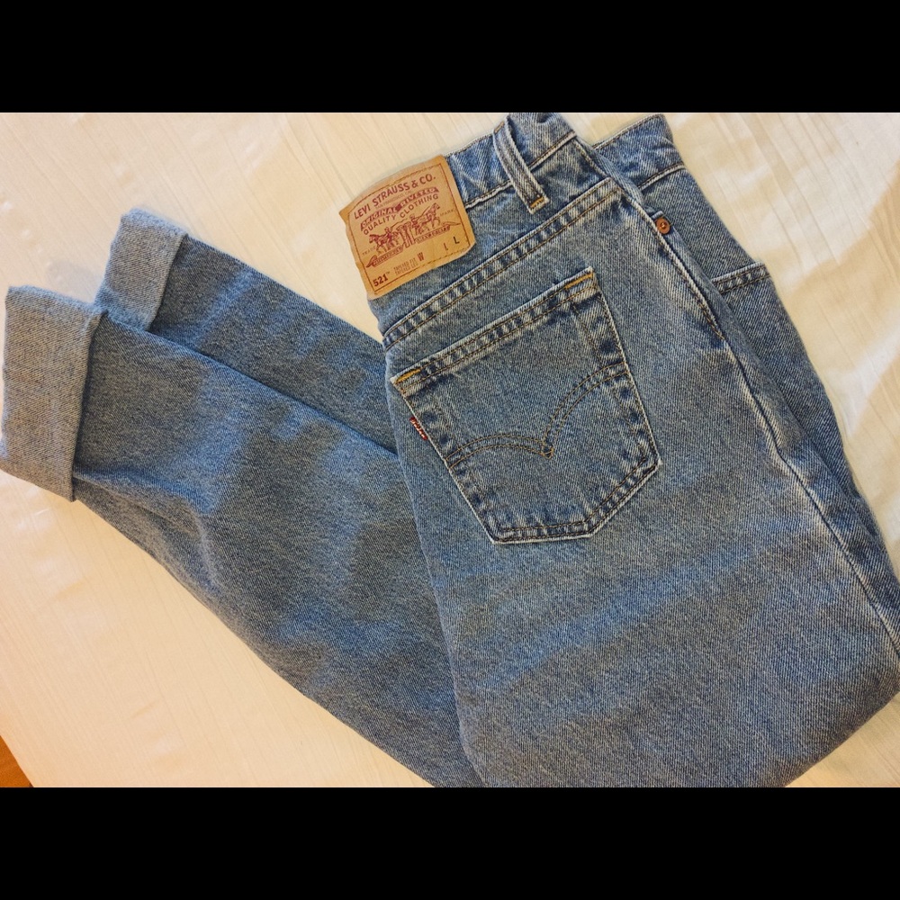 High Rise Levi’s Mom Jeans